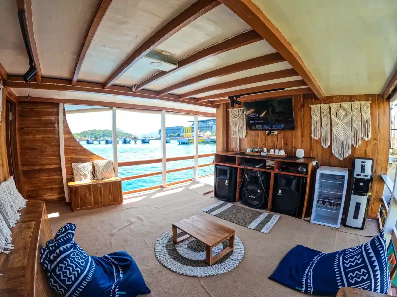 迪娜拉号 船图 12